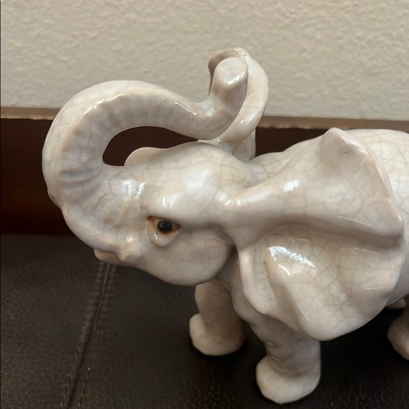 Vtg Elephant Crackle Glazed Ceramic Figurine Trunk Up - Picture 7 of 7